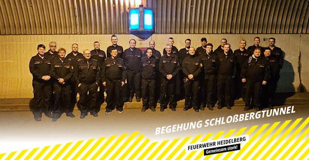Gruppenbild Tunnelbegehung Gruppenbild der Teilnehmer im Tunnel