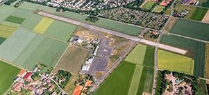 Luftbild des ehemaligen US-Flugplatzes Airfield (Foto: Klaus Venus) Luftbild des ehemaligen US-Flugplatzes Airfield