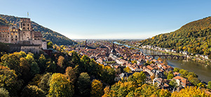 The castle in cheerful autumn colours: View of the castle, the old city and the river Neckar (Photo: Dittmer) The castle in cheerful autumn colours: View of the castle, the old city and the river Neckar (Photo: Dittmer)